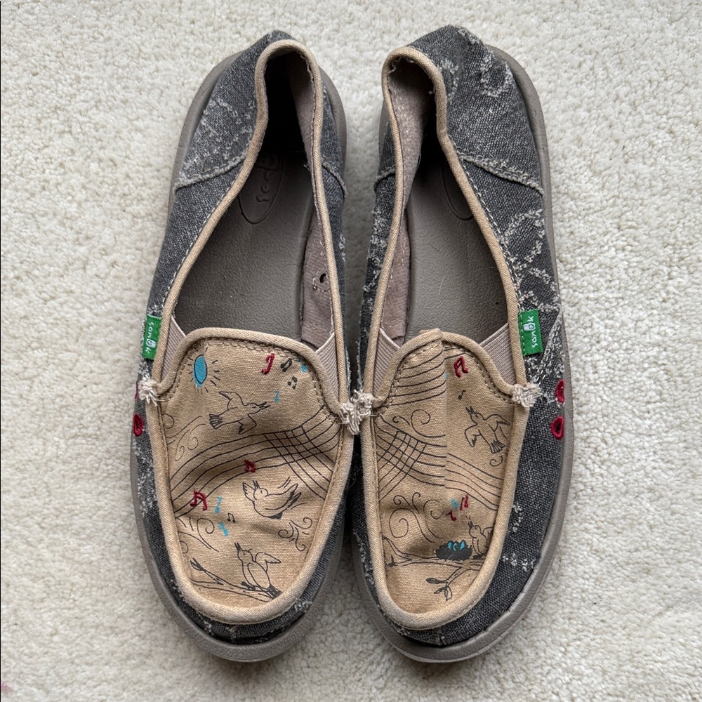 Women’s Sanuk Shoes Size 8 Beige & Grey Pattern